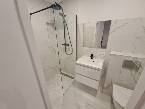 Verbouwing van een badkamer met luxe uitstraling